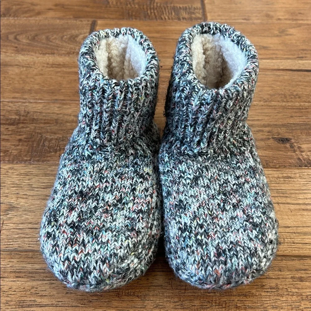 Bombas Gripper Slippers Booties Cozy Knit Multicolor Youth Shoe Size 1 - 5 - Picture 4 of 9